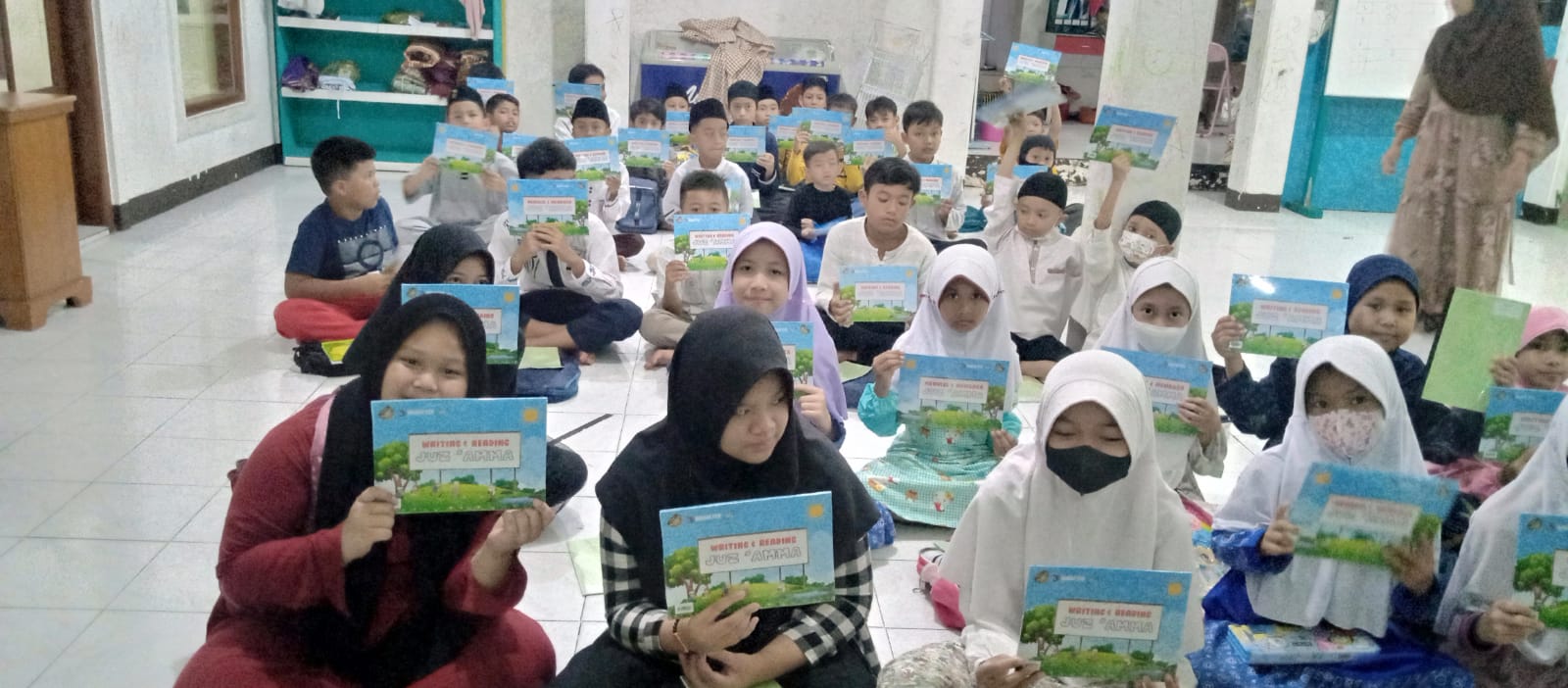 Penyaluran Mushaf Tulis Juz 30 Yayasan Al-Fitrah Tholibin Bandung